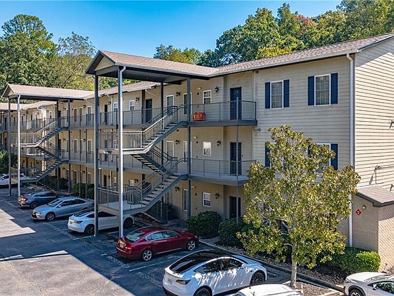 2nd image of 1635 Briarcliff Rd NE APT 11