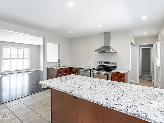 3rd image of 339 Wilkshire Dr
