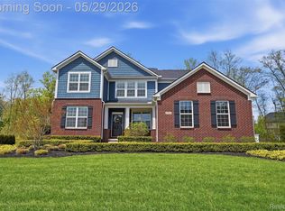 51572 Wales Ct, South Lyon, MI 48178
