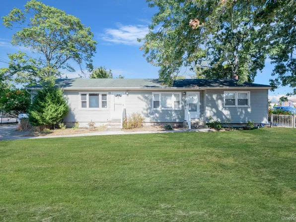 61 Kellum Street #A and B, North Lindenhurst, NY 11757