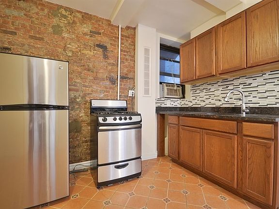 2nd image of 202 Thompson St APT 4