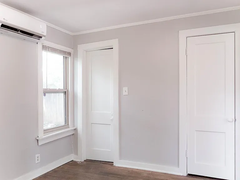 2415 N Linn Ave — Photo 4