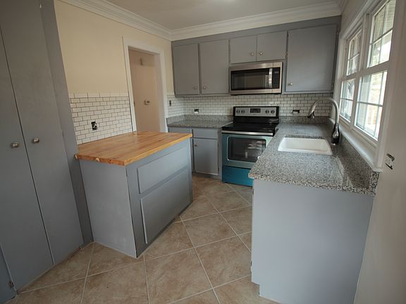 3rd image of 1132 Ardmore Dr