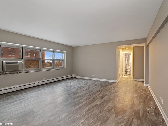 5th image of 4970 N Marine Dr APT 629