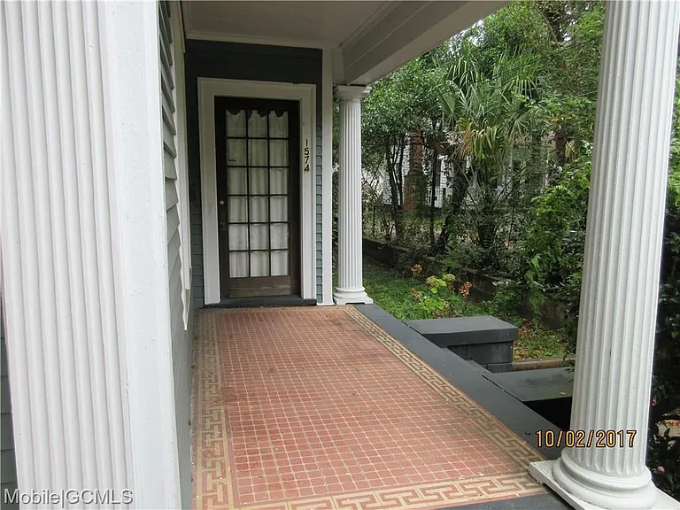 1576 Dauphin St — Photo 11