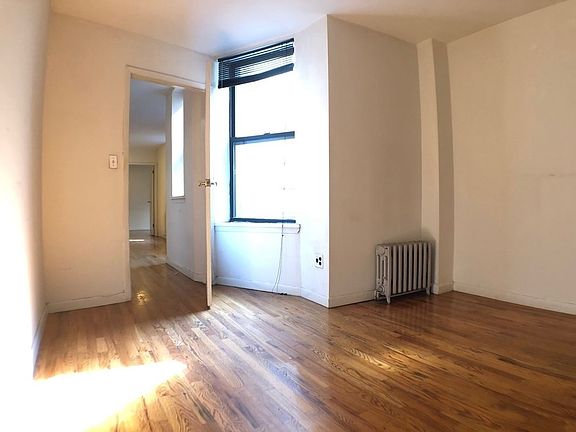 5th image of 310 W 95th St #4