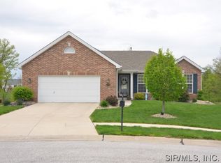 2304 Preswyck Ct, Maryville, IL 62062
