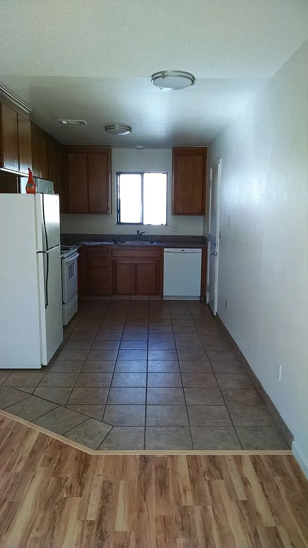 Building Photo - 5251 Glide Dr