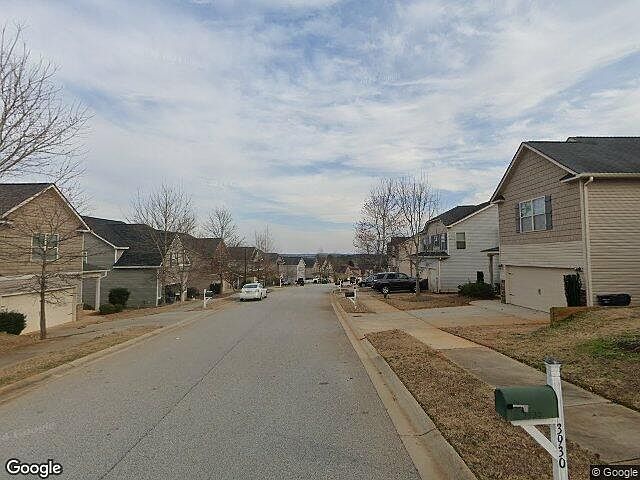 Exterior Neighborhood (street photo)