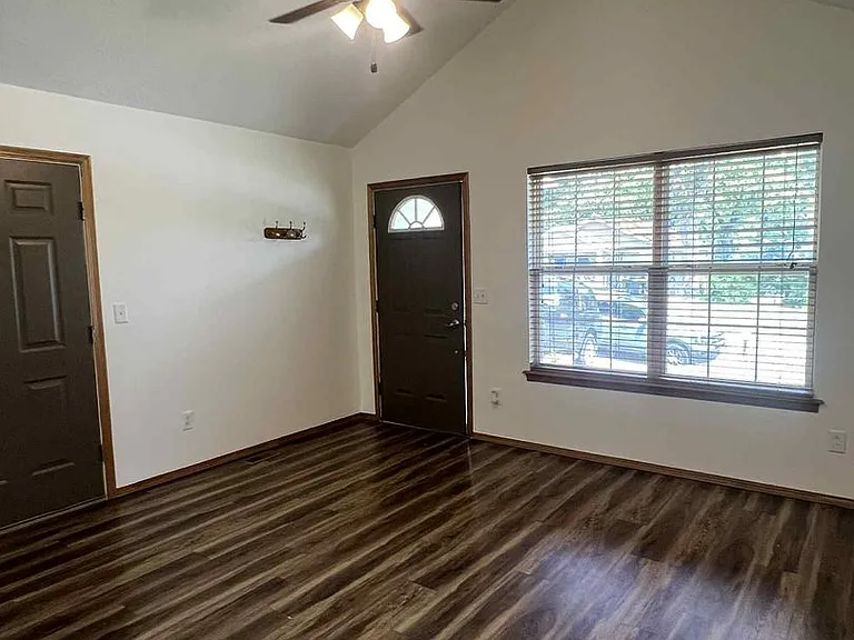 3436 S Moffet Ave — Photo 3