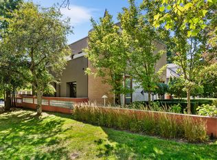 31 Governors Rd, Toronto, ON M4W 2E9