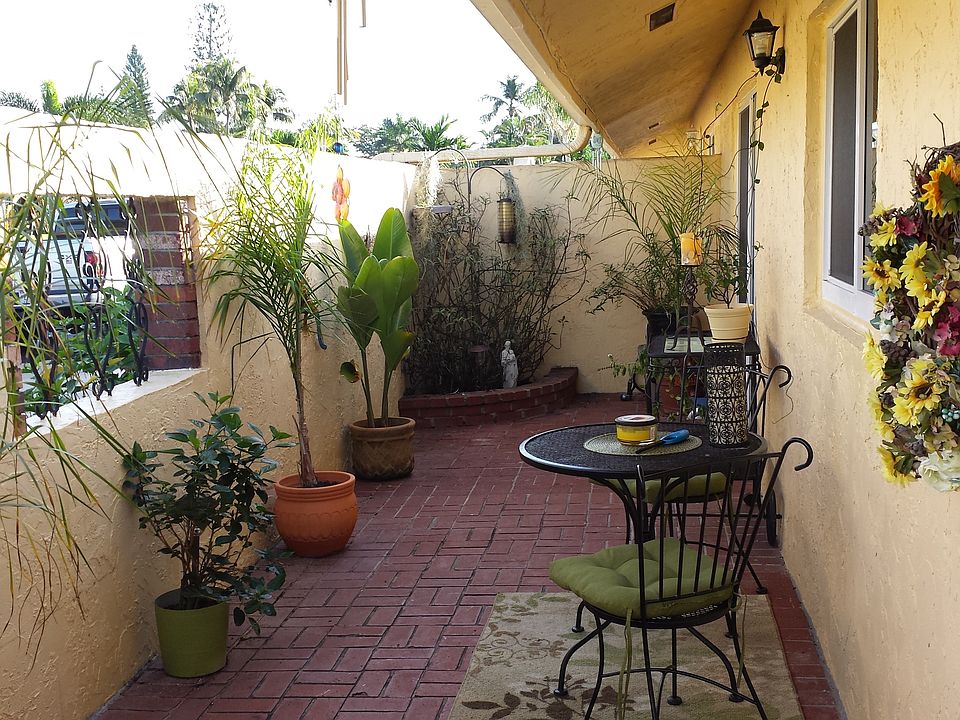 Private courtyard with fountain