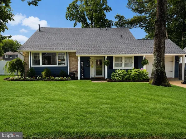 521 Revere Dr, Turnersville, NJ 08012