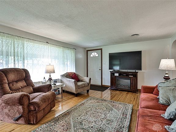 5th image of 15 Norris Dr