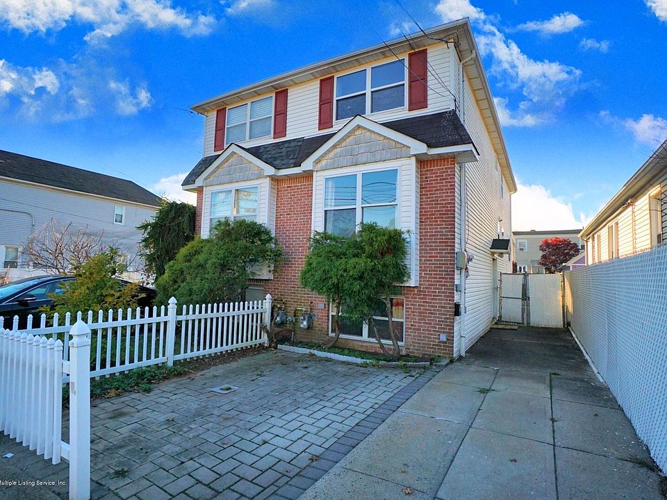 1st image of 18 McLaughlin St