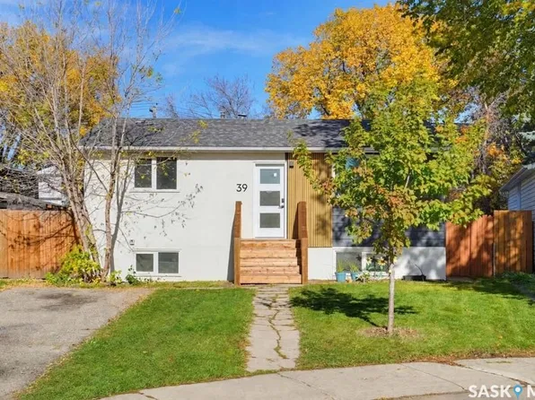 39 Trident Crescent, Saskatoon, SK S7M 0P7