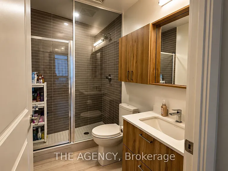 30 Upper Mall Way #A622 — Photo 22