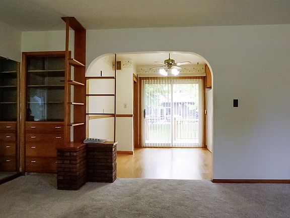 4th image of 410 12th Ave