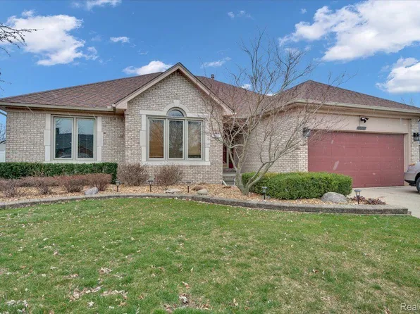 34450 Ridgemont Ct, Fairgrove, MI 48026