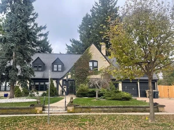 702 Oneida Pl, Madison, WI 53711