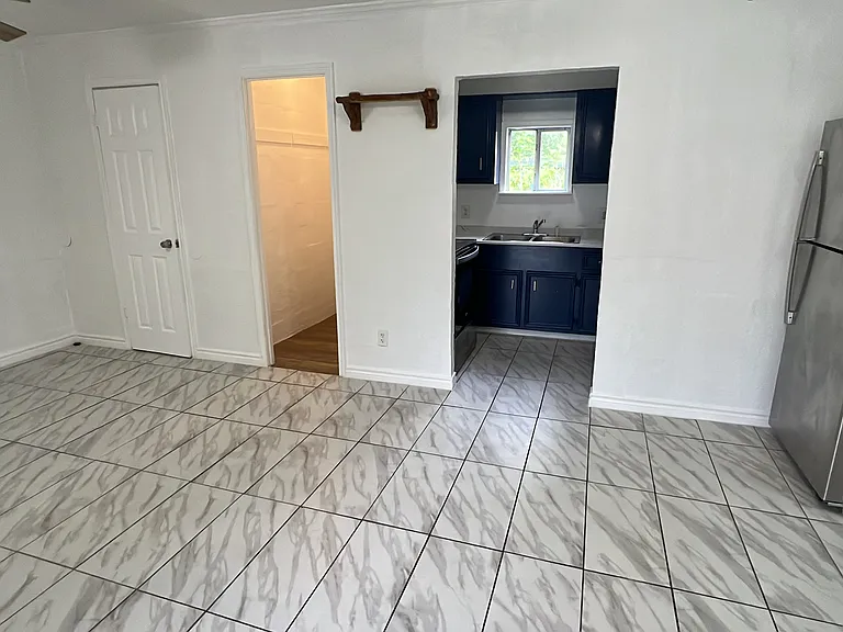 5504 Jensen Dr #5 — Photo 5