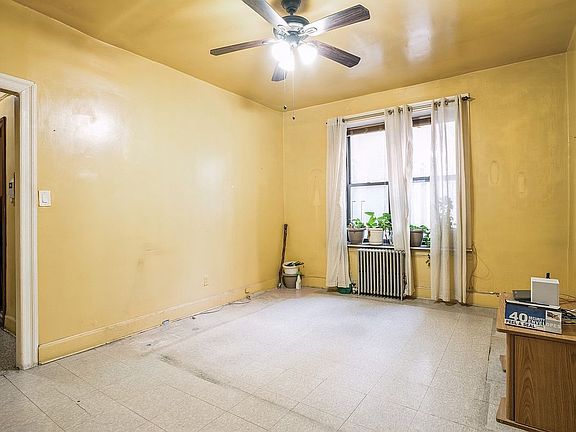 2nd image of 35 Crown St APT 2B