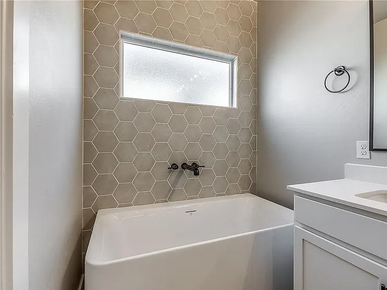8104 NW 151st Cir — Photo 22
