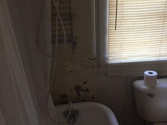 5th image of 1027 N Bishop St