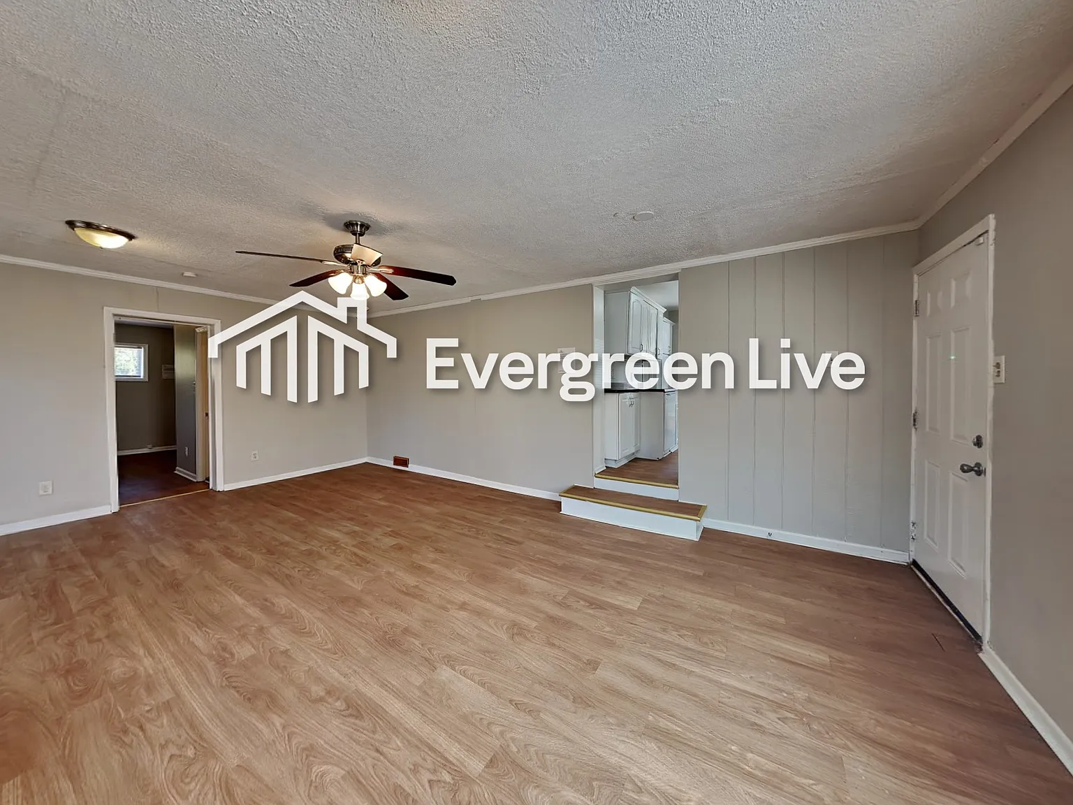 3 bed, 2.0 bath, 1318 sqft, $1,595 — Photo 4