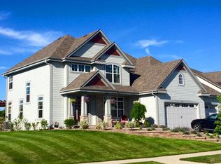 1432 Mohican Trl, Waukesha, WI 53189