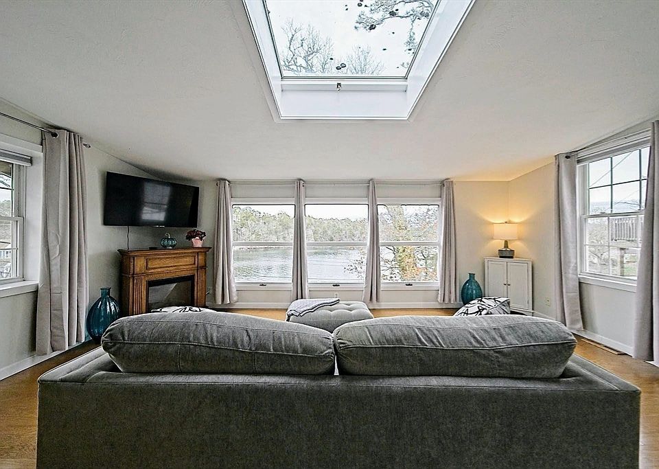 1st image of 21 Hillside Rd