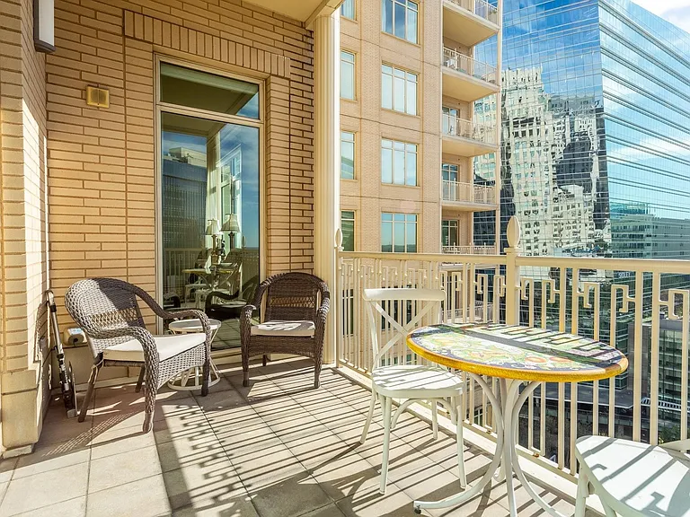 2525 N Pearl St #1105 — Photo 24