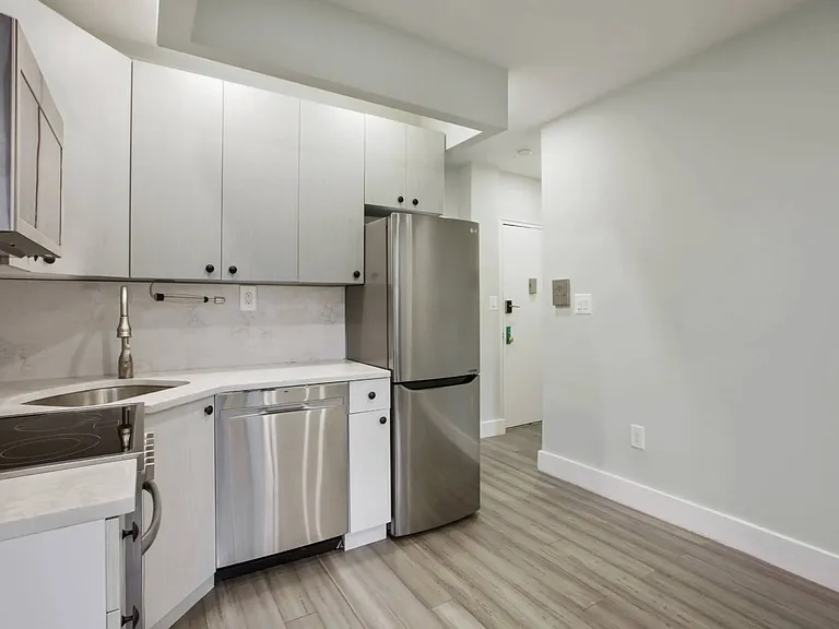 18 Avenue A #2D — Photo 2