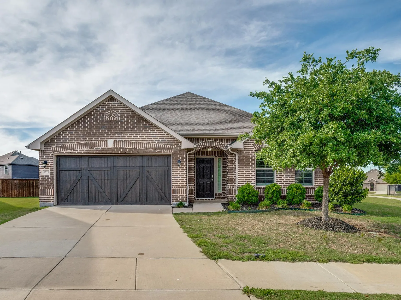 4 bed, 2071 sqft, $2,400 — Photo 1