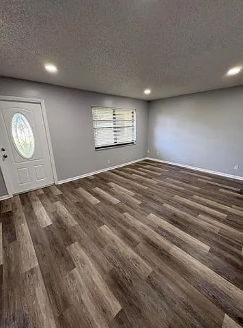 4726 Summit Blvd — Photo 1