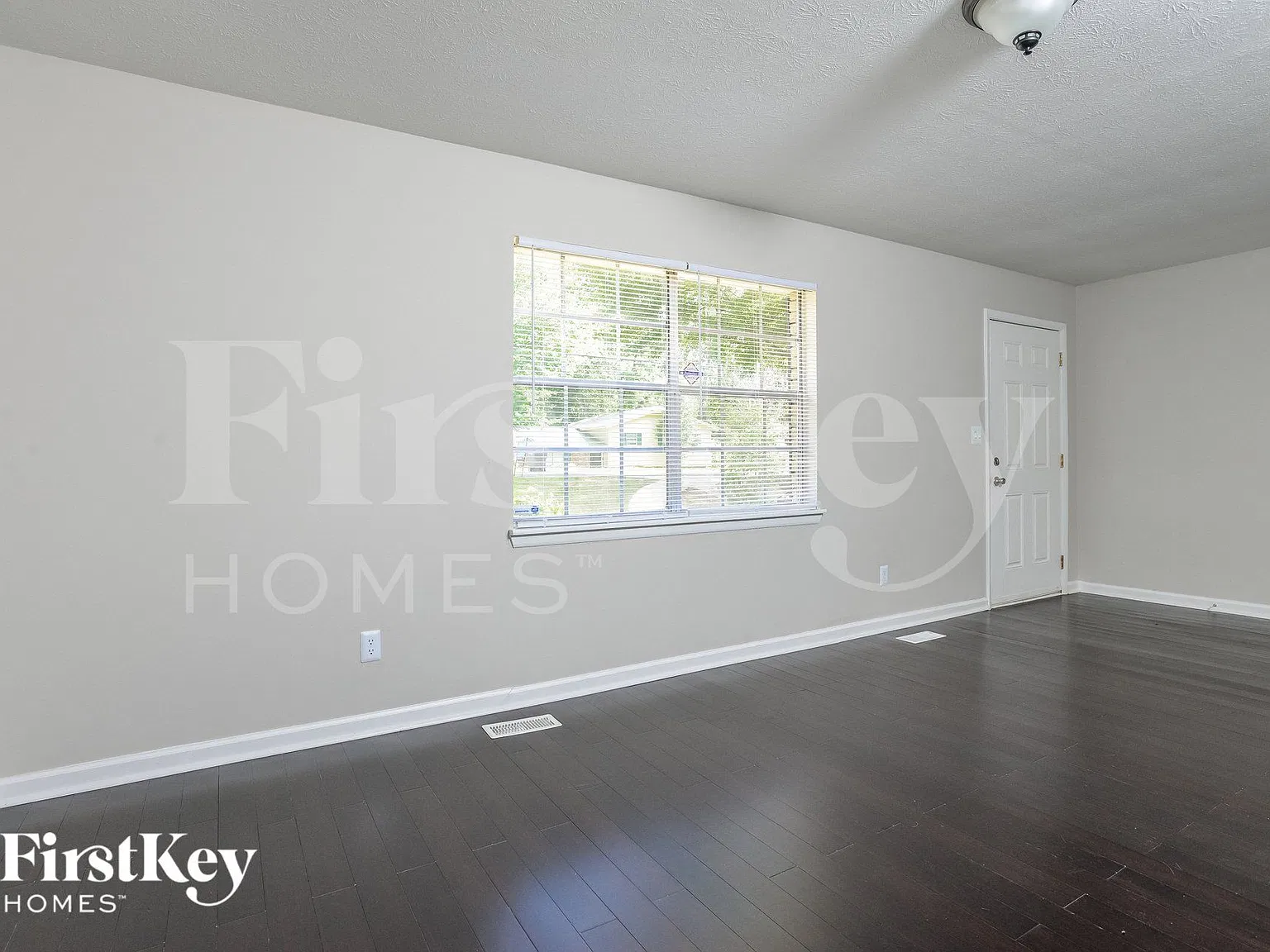 3 bed, 2.0 bath, 1308 sqft, $1,765 — Photo 4
