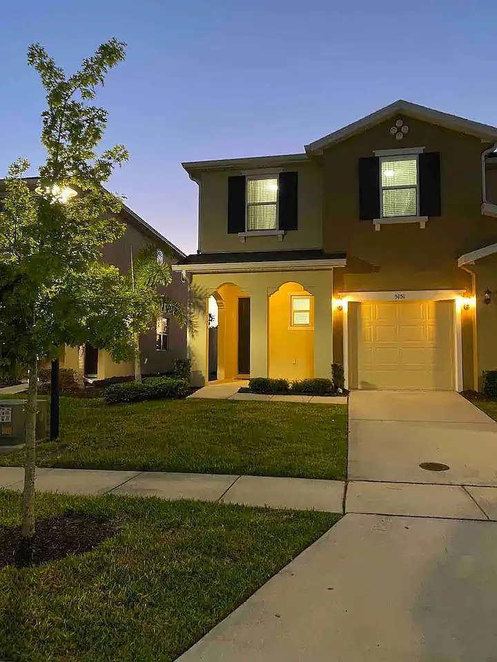 4 bed, 3.5 bath, 1782 sqft, $2,950 — Photo 2