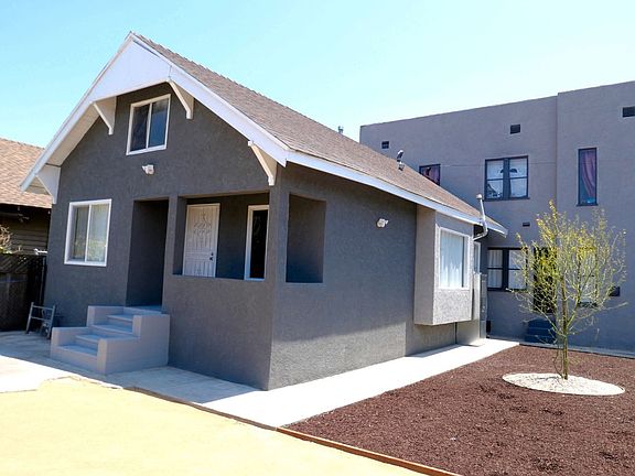 2nd image of 736 W 45th St