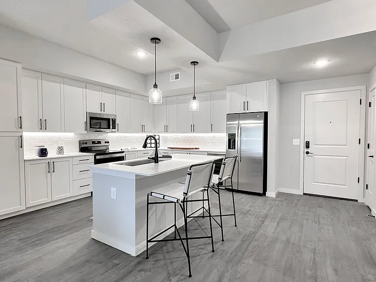 Legacy Cool Springs Apartments — Photo 9
