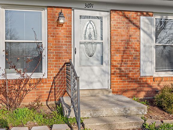 3rd image of 3691 Niagara Dr