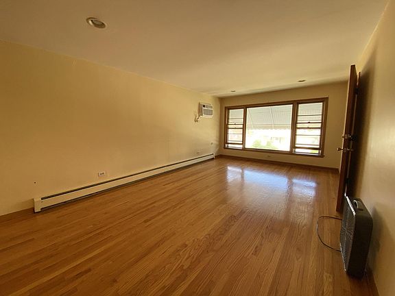 4th image of 9342 S Kolmar Ave #2