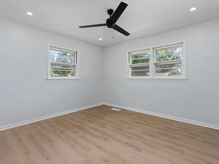 417 Edison Ave — Photo 5