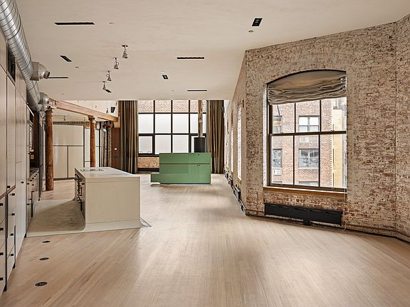 3rd image of 40 W 13th St APT 7