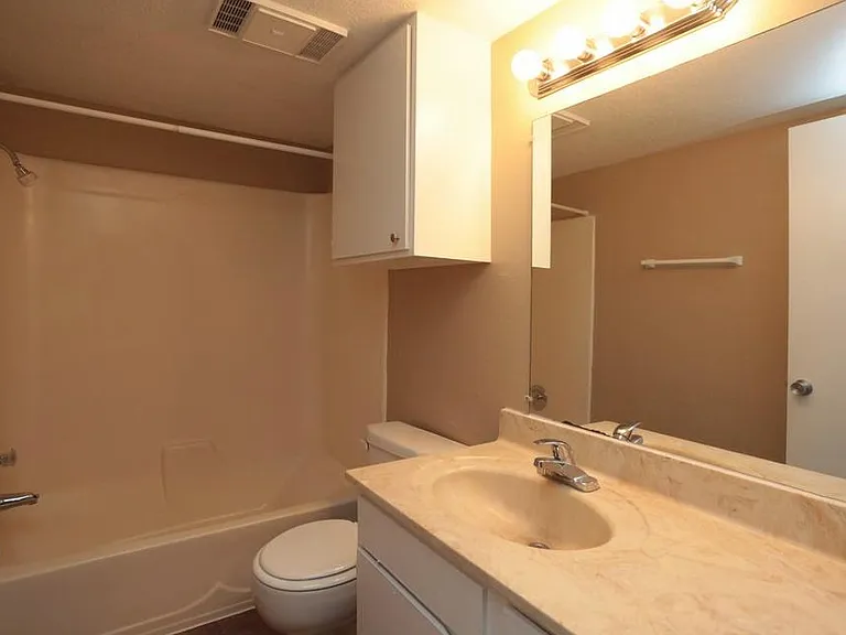 StoneBrook Apartments — Photo 7
