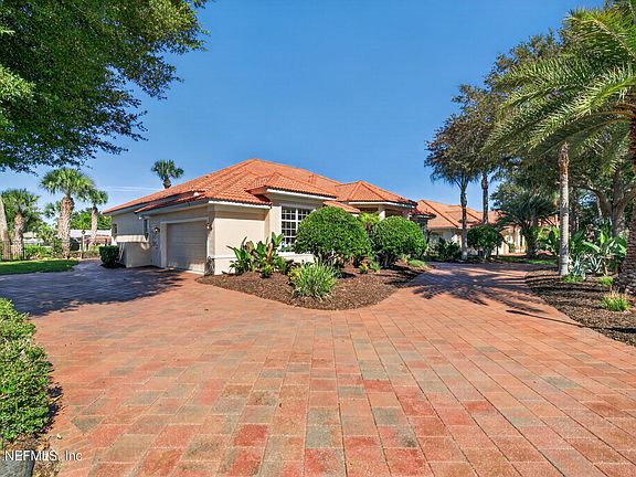 3rd image of 8 OLD OAK Drive N