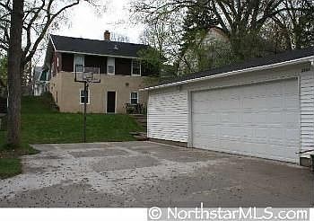 2nd image of 2943 Pierce St NE