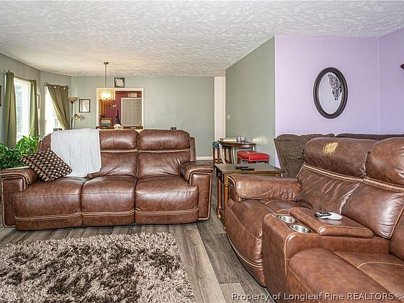 5th image of 3525 Chaucer Dr