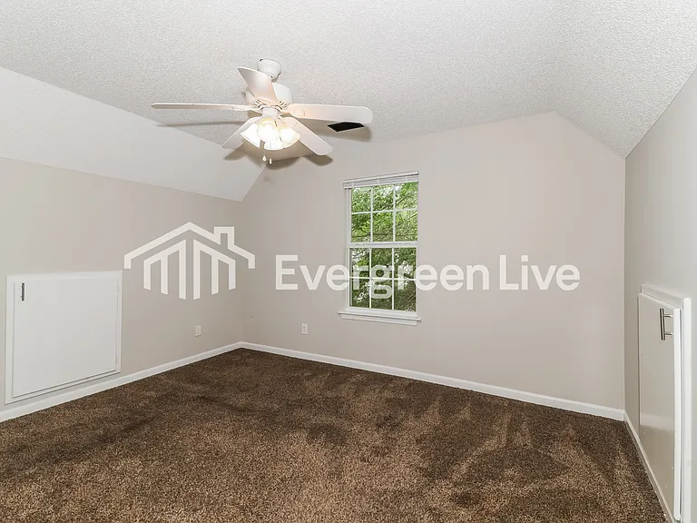 519 Oakbrook Village Rd — Photo 10
