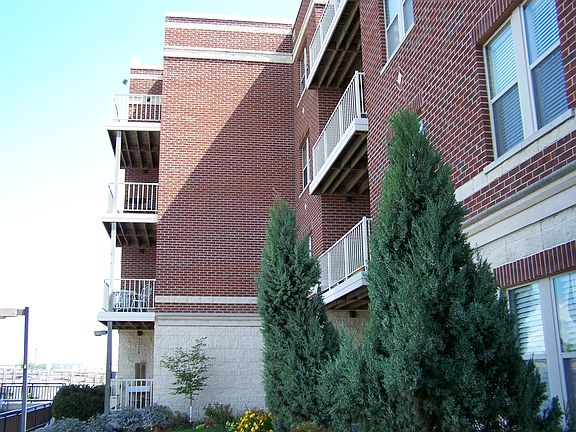 5th image of 118 S Washington St #332A