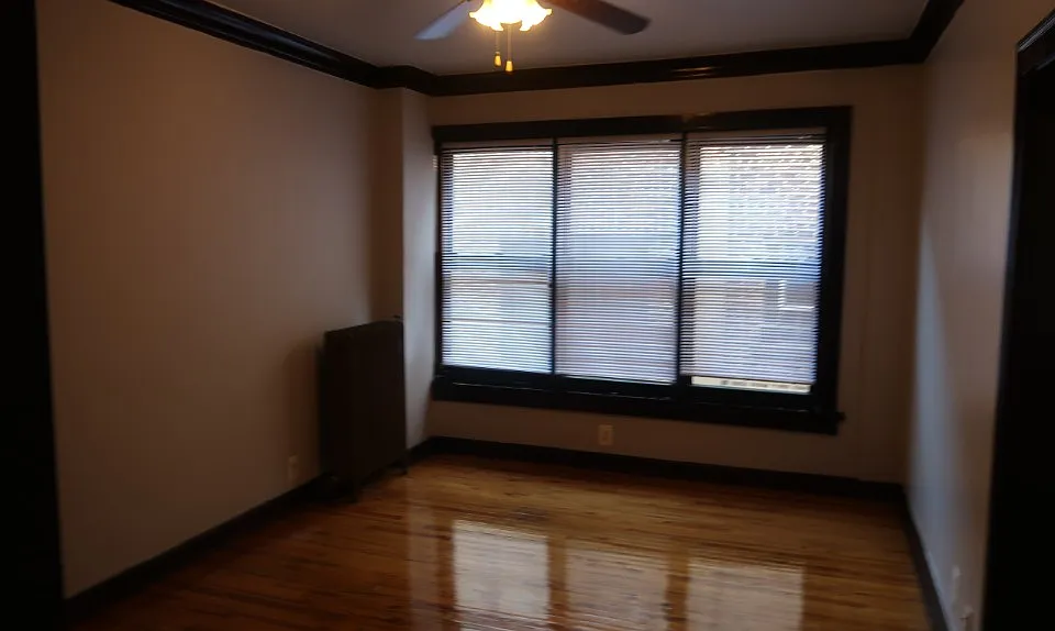 846 W Montrose #203